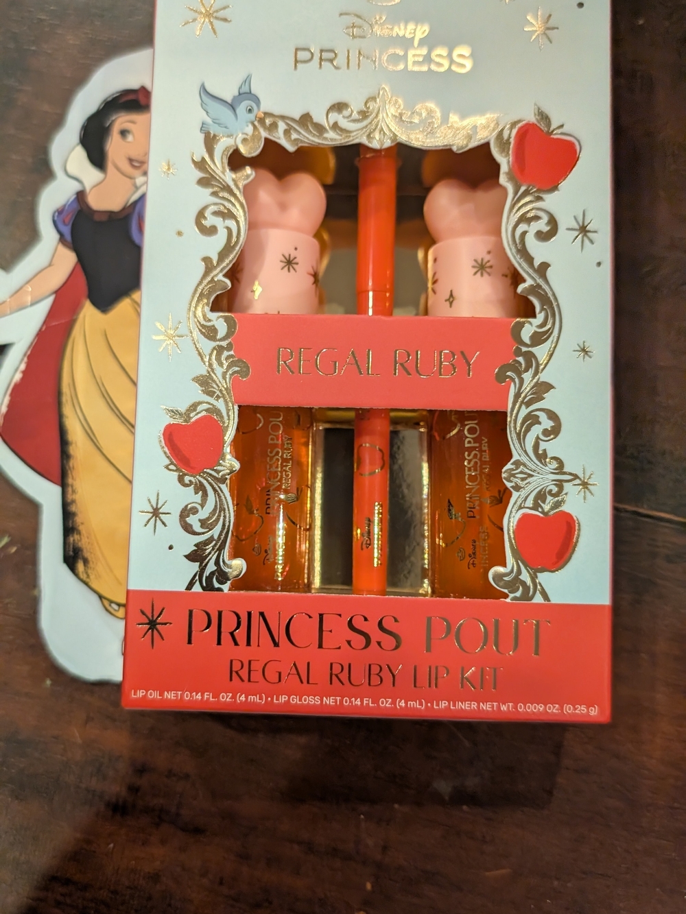 Disney Princess Snow White Pout Regal Ruby Lip Kit - New In Box